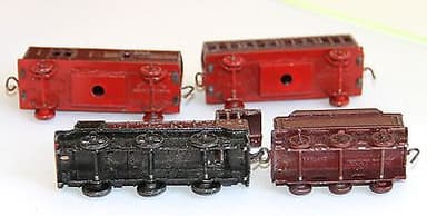 PRE WAR DINKY MECCANO NO. 17 TRAINS GIFT SET - RARE
