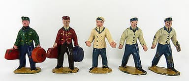 PRE WAR DINKY TOYS / HORNBY SERIES O GAUGE TRAIN & HOTEL STAFF SET No 5 FULL SET