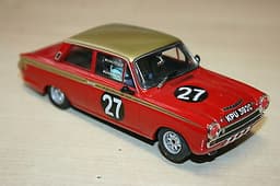 Revell 08379 Lotus Cortina Mk I Alan Mann racing #27 slot car