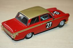 Revell 08379 Lotus Cortina Mk I Alan Mann racing #27 slot car