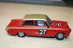 Revell 08379 Lotus Cortina Mk I Alan Mann racing #27 slot car