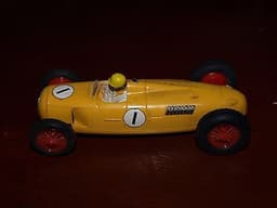 SCALEXTRIC AUTO UNION #1 YELLOW C71 60\'S 1:32 USED - UNBOXED