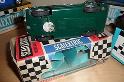 %% SCALEXTRIC FERRARI 250 GT BERLINETTA RARER GREEN COLOUR BOXED %%