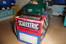 %% SCALEXTRIC FERRARI 250 GT BERLINETTA RARER GREEN COLOUR BOXED %%