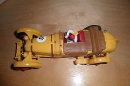 %% SCALEXTRIC YELLOW ALFA ROMEO IN WORKING ORDER RARER COLOUR %%