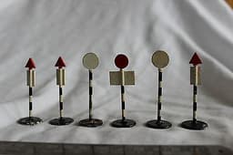 Very Rare - Pre War Dinky 47 Road Signs Free P&P set of 12 Boxed (code A2073)