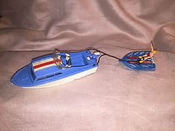 VINTAGE CORGI GIFT SET 31 BUICK RIVIERA Water Skier wth ORIG BOX