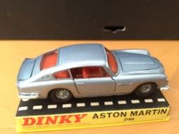 Vintage Dinky toys diecast car boxed Aston Martin DB5 no153 (1460)