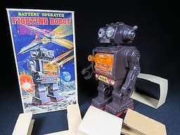 VINTAGE SPACE FIGHTING ROBOT BATTERY OP. TOY S.H. HORIKOWA JAPAN with O/Box