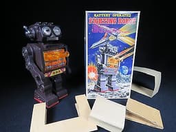 VINTAGE SPACE FIGHTING ROBOT BATTERY OP. TOY S.H. HORIKOWA JAPAN with O/Box