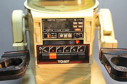 Vintage Tomy Omnibot Mark I (5402) in Working Condition - Toy Robot from 1980s