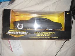 1:18 Diecast 1951 Chopped Mercury American Muscle 32313