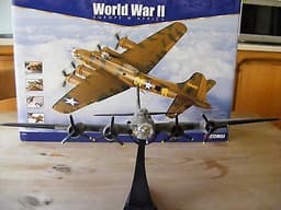 Corgi AA33301 B17F Memphis Bell diecast 1/72 scale