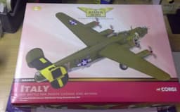 CORGI AVIATION AA34104 WWII B-24H LIBERATOR PISTOL PACKIN\'MA ITALY 1944 1 / 72