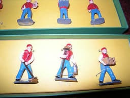 Corgi Chipperfield Circus Figures x 4 sets 1/50 scale 16 diecast figures
