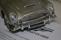 DANBURY MINT 1:24 SCALE JAMES BOND 007 ASTON MARTIN DB5 DIECAST & CERTIFICATE