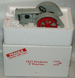 Danbury Mint 1927 Fordson F Farm Tractor 1:16 Scale Die Cast MIB