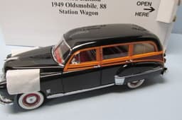 DANBURY MINT 1949 OLDSMOBILE 88 STATION WAGON LIMITED EDITION New in Box