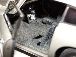 DANBURY MINT ASTON MARTIN JAMES BOND DB5 1/24th SCALE DIE CAST MODEL