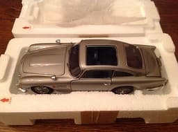 Danbury Mint James Bond Aston Martin DB4 Diecast Model Excellent Condition