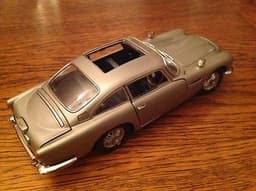 Danbury Mint James Bond Aston Martin DB4 Diecast Model Excellent Condition
