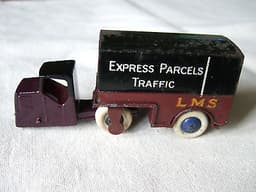 DINKY TOYS PRE WAR 33R MECHANICAL HORSE AND LMS TRAILER