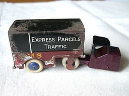 DINKY TOYS PRE WAR 33R MECHANICAL HORSE AND LMS TRAILER