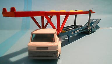 Husky Diecast Toys Husky Ford D Series Car Transporter
