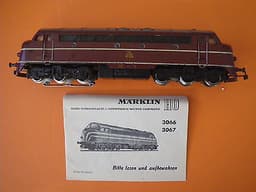 MARKLIN HO/00 GAUGE 3067 DANISH DIESEL LOCOMOTIVE BOXED DIE CAST BODY 3 RAIL