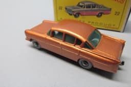 Matchbox Reg Whl 22B Vauxhall Cresta GOLD / SILVER Wheels / Green Windows