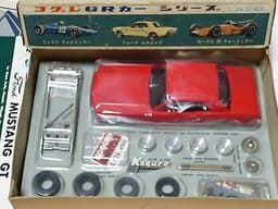 OLD KOGURE JAPAN "FORD MUSTANG 1965" SLOT CAR KIT 1/24