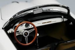 Porsche 1:18 AUTOart 356A Speedster White Diecast Model Car / Mint in Box