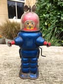 VINTAGE 1950\'s YOSHIYA MOON EXPLORER ASTRONAUT ROBOT WIND UP TOY TIN PLATE JAPAN