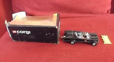 VINTAGE 1981 BOXED CORGI 267 BATMAN BATMOBILE DIECAST CAR