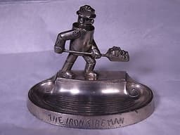 VINTAGE ART DECO THE IRON FIREMAN A.C.R. ADVERTISING ASHTRAY SPACE ROBOT TOY ART