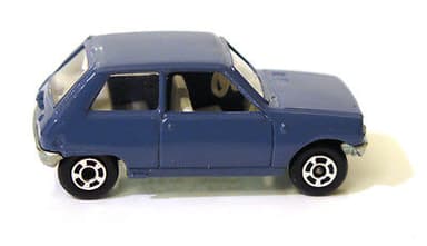 Vintage POLISTIL Renault 5L Die cast Car Model Italy RJ23 1970\'s Politoys