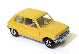 Vintage POLISTIL Renault 5L Yellow Die cast Car Model Italy RJ23 1970\'s Politoys