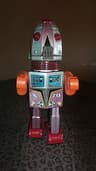 Vintage TIN space robot, battery opereted, made in JAPAN