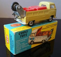 1966-CORGI~VOLKSWAGEN MIB Pickup BREAK DOWN TRUCK#490 TOW w PLATED TOOLS & SPARE