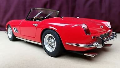 CMC 1:18 1961 Ferrari 250 GT SWB California Spyder Diecast Model M0-91