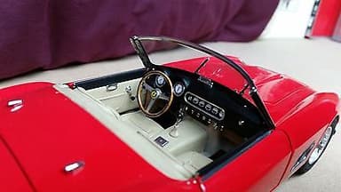 CMC 1:18 1961 Ferrari 250 GT SWB California Spyder Diecast Model M0-91