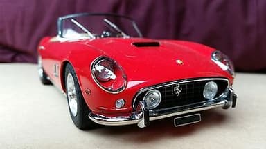 CMC 1:18 1961 Ferrari 250 GT SWB California Spyder Diecast Model M0-91