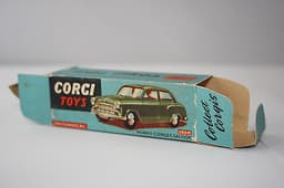 Corgi Toys 202M Morris Cowley Saloon - Original