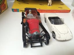 CORGI TOYS MODEL GIFT SET No.40 " THE AVENGER SET" Original Box And Figures