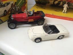 CORGI TOYS MODEL GIFT SET No.40 " THE AVENGER SET" Original Box And Figures