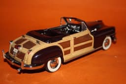 Danbury/Franklin Mint 1948 Chrysler Town & Country. 1:24 Scale Diecast Car