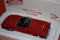 Danbury/Franklin Mint 1962 Corvette 1:24 scale diecast car with box