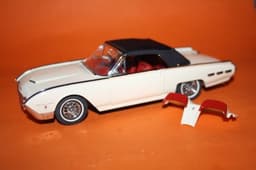Danbury/Franklin Mint 1962 Ford Thunderbird 1:24 scale diecast car boxed