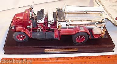DANBURY MINT 1926 MACK AC ROTARY PUMPER FIRE TRUCK DIECAST MODEL CAR BOXED