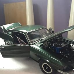 Danbury mint the bull it 1968 Ford Mustang gt die-cast replica